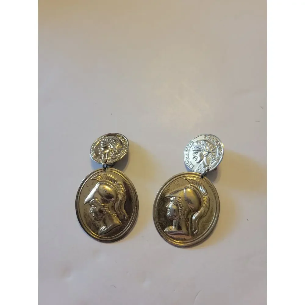 Vintage Estate Earrings Gold Tone Roman Soldier Cameo Dangling Clip-On‎ Jewelry
